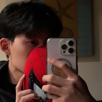 flow_emyy's profile picture. ★l🕸️
pondphuwin stan!!!