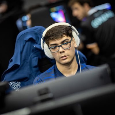 ValenMzz_'s profile picture. EA FC Player F/A | contact: vmazzalupo@gmail.com