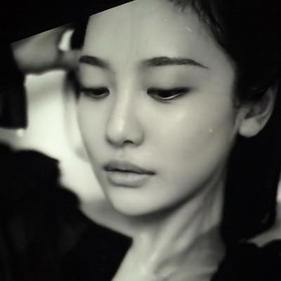 imnotbloomy's profile picture. 