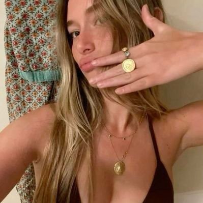 hughzlis's profile picture. 