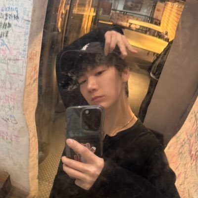 harrypory's profile picture. ได้รอยยิ้มน้องเตนล์ บ่ายข้าวกินเซ้ากินแลง คือสิมีแฮง ปานป๊อบอายได้กินผักโขม  #ปอกอว (fan account)