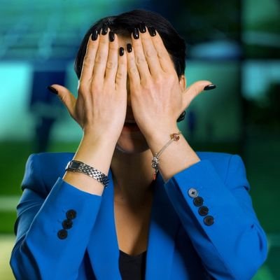 annatrieste's profile picture. Ex jurist ⚖️
Ex ghost writer ✍️
Ex political journalist 📝
Ex football satirical columnist ⚽️
Ex.