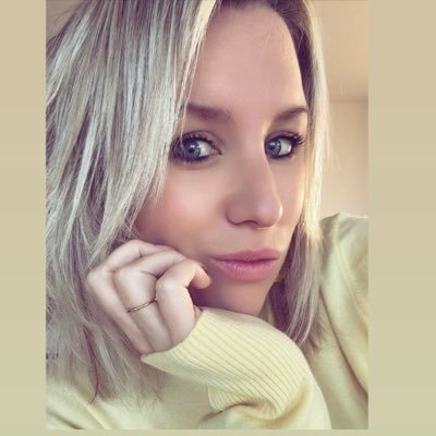 Tamaar0512's profile picture. Hoe ouder ik word,hoe meer ik besef dat de dingen in het leven die niets kosten,het meest waardevol zijn. Neem je dromen mee de dag in. M🩵#ouderenzorg