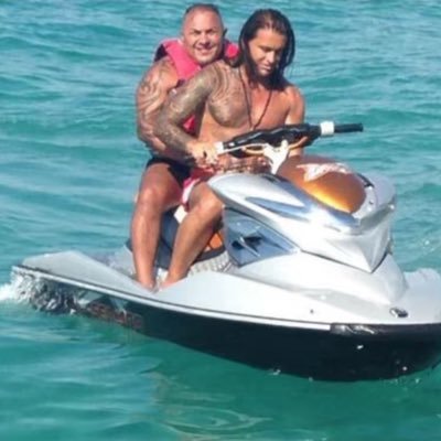 makgeoli3's profile picture. Doktor / Gurme / Labioplasti Uzmanı / Astrofizikçi / Zaman Yolcusu / Sanat Düşkünü / Şair / Kedi babası / Vegan / Biyoenerji Uzmanı