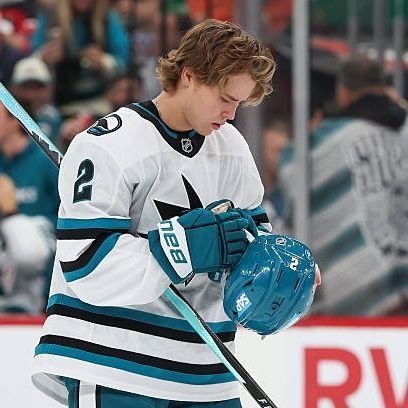 orderotp's profile picture. 𝐖inter 𝐈s 𝐂oming 🖤                                      football, f1, book/tv show and hockey enthusiast 🏎