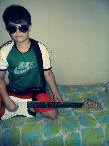 Rock n Roll , Futebool , TV , Games , Flamenguista , Mineirooo . Rosariano de lei ,  Familha , DEUS 3 .. Prazeer --- Cauã Borges'