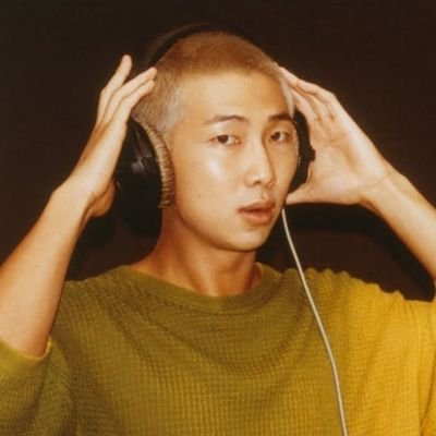 siamoonroll's profile picture. estudando (ou tentando) para orgulhar o namjoon!