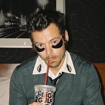 sthesmiths's profile picture. never be so kind you forget to be clever, never be so clever you forget to be kind