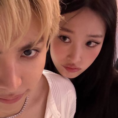 forwoochannie's profile picture. only for my santa and his moon.♡