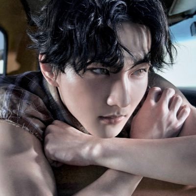 juongweon's profile picture. tiny paws dance on the sugar cloud path, tail moving in gentle sways as a teeny purr slips out, and turn the page to find the best catto leader .ᐟ