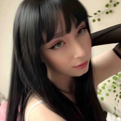 lluisabicalho_'s profile picture. SOU N & N, nerd e ninfa | 19 anos