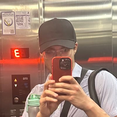 ivanka91__'s profile picture. Proud gay millennial 💋 #FreePalestine