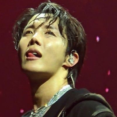 junphoseok's profile picture. 