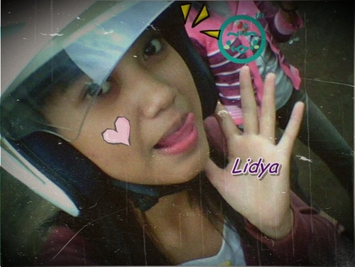 lidyatriwahyu's profile picture. 