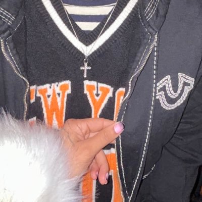 BBSlMON's profile picture. Ima go get help I talked to the lady