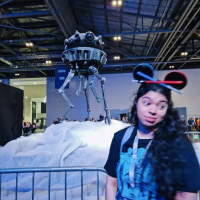 yen_x10's profile picture. building a snowman ☃️🤍 | dreamer 💭 | movie enthusiast 🎬 | musical lover 🎭 | meme connoisseur 🤓 | fan of far away kingdoms & galaxies 🏰🌌