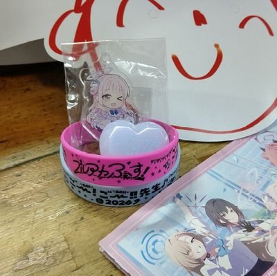 Kuro00700942's profile picture. 主にブルアカを糧に生きてます、聖園ミカ大好き先生　ナギサとセイアも好き　特撮とロボも好き　情緒とツイは不安定