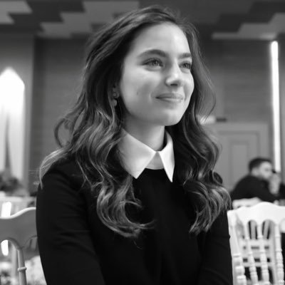 ladeynaa's profile picture. Yok değil VAR…