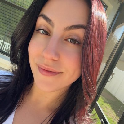 alexreda1012's profile picture. IG - alexandra_reda