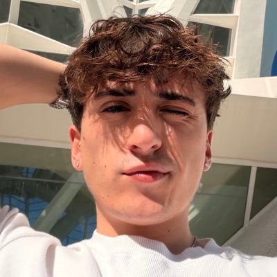 juangajgx's profile picture. Al final todo es parodia
