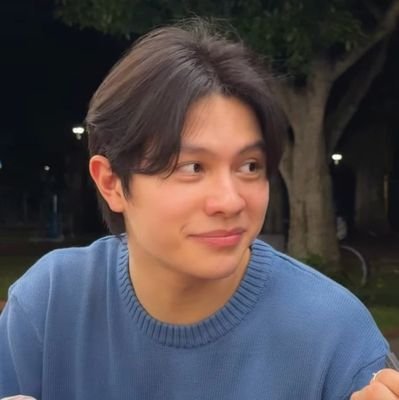 lyknestrkive's profile picture. ⋆✿ blue roses & daisies                                                                                      — bts & lyknest