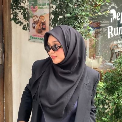 pisceest's profile picture. personal account