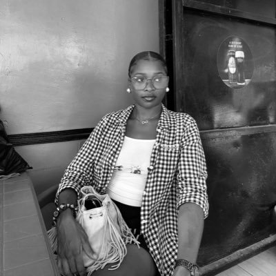 AZinneh's profile picture. God is able💯🇱🇷