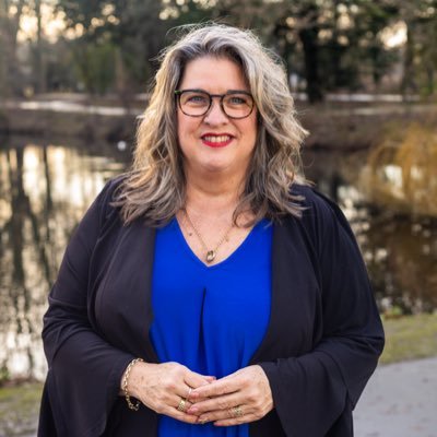 Msteffenswater's profile picture. enthousiast, betrokken, eigenwijs, lokale politiek, ⚽️gek, houdt van jongerenlogica, humor, locoburgemeester & wethouder @HAPHmeer vasthoudend, met hart en ziel