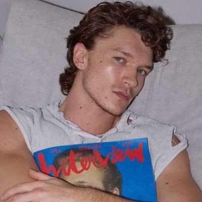 benoitblancstie's profile picture. ilya rozanov’s lawyer | 1221 | local loustat enthusiast