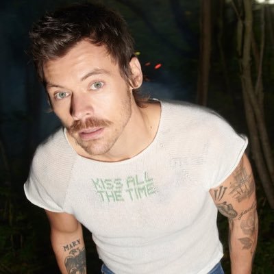 hesxmedicine's profile picture. harrie all the time. work occasionally.