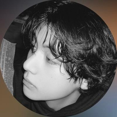 vhskro's profile picture. written by @BTS_twt @enhypen -  17⠀⠀⠀⠀⠀⠀⠀⠀
⠀⠀⠀··· only echoes of you  ❨  정원  ❩ !
