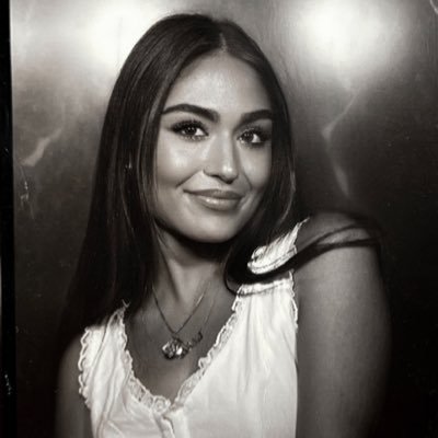 sarkidwai's profile picture. 🕊️🍸☕️🤍🎧