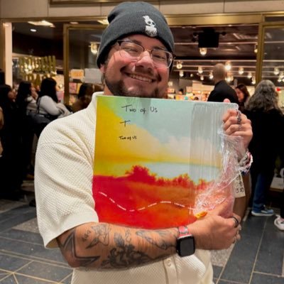 musicforandrew's profile picture. tweeting about whatever im hyper-fixated on this month ✨ he/they (fan account - not affiliated with any celebrity)