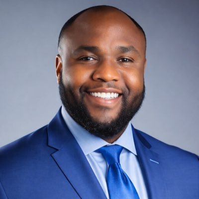 C_Umeezeoke's profile picture. Life Is What YOU Make It.  Founder & Host | @fullcirclechat Founder & Principal Coach | @ElevateShiftCoaching