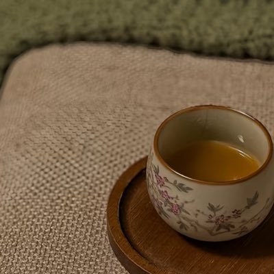 __lllll's profile picture. { وَاغْفِرْ لأبِي }