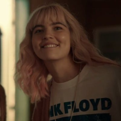 yvesapatona_'s profile picture. lesbian vampires from outer space