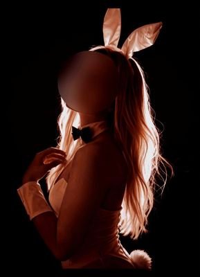 Whispering_Fox's profile picture. Fun page 🦊

   Foxy vixen vibes 

https://t.co/Emk8plv985