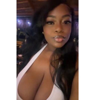 RealSiinderella's profile picture. You Don’t Know Me 🇯🇲 I’m Just Here For BullShxt & Giggles. If You Like My Tweets Cool… If You Don’t That’s Cool Too 🫶🏾