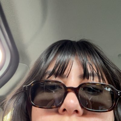 whitebirdblack's profile picture. -morose / +present