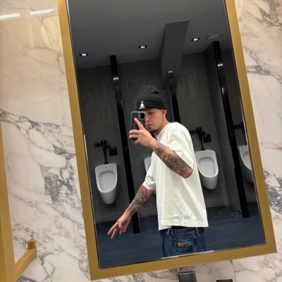 edrickariel's profile picture. • 🇵🇷 + 🇮🇹 • Fútbol • Tattoo Enthusiast • ig: edrickarieel •