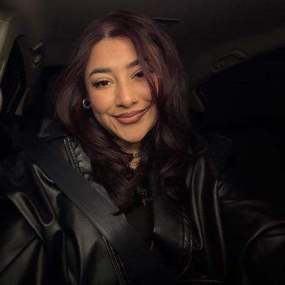 dezzerrsss's profile picture. what’s your favorite scary movie ?