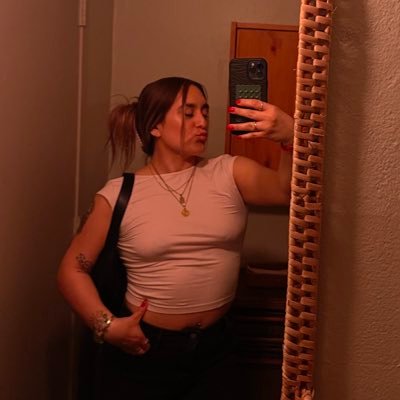 chrisstina_d's profile picture. 26 • Sports girly 🫡 • #AllforTX #TexasHockey #MFFL