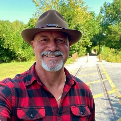 23marychuy's profile picture. effort is attraction🐾☀️

#loveallanimals
#lovereading
#lovenature