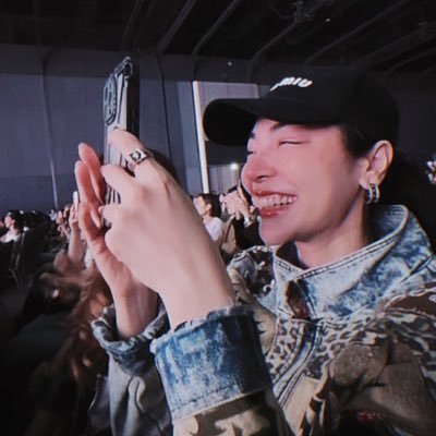 malirrey's profile picture. Life sucks but you’re @malisorn00 the only exception.