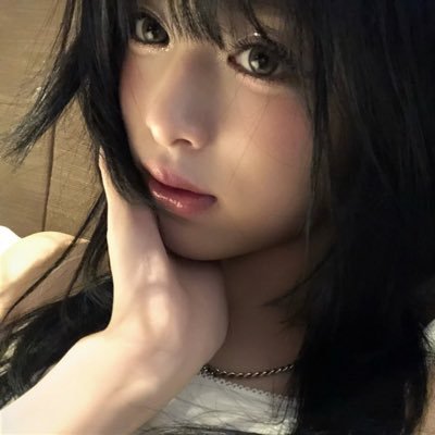 ahyeonnf's profile picture. shines with beauty, confidence, and talent beyond her years.