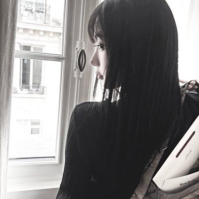 aeerican's profile picture. ﴾ 20ʾ7 ﴿  Sovereign,  de luxe raffine.  Lustrous finery.✳