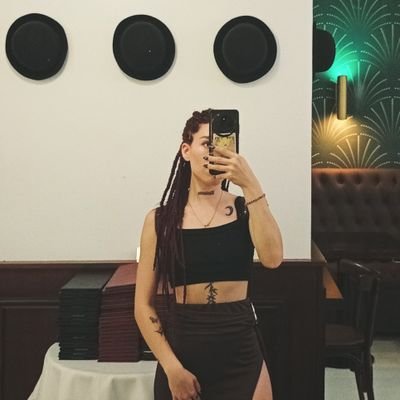 karenbarbus's profile picture. 🖕🏻