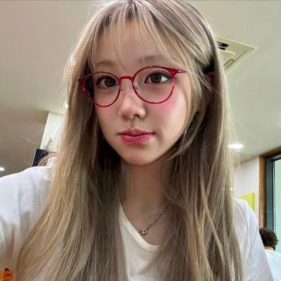 sejinminqc's profile picture. ⠀ In the midst of twilight's embrace, she emerges, a vision of ethereal beauty. Captivating hearts with her magnetic allure. —O2.