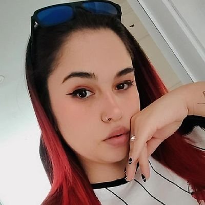 Alealeyandra96's profile picture. No me sigas, Twitteo mucho. De hecho solo Twitteó por diversión.     

Embajadora 1946 ⭐⚽💙🤍

U. Cun - Diseño Gráfico 💚

🏳️‍🌈