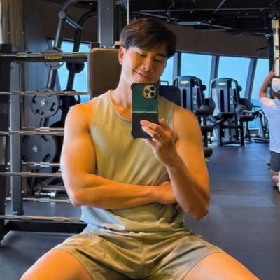 quantumgrande's profile picture. I won't stop defending Tul from the antis. What will you do about it? Smash your head onto the wall? Go ahead.